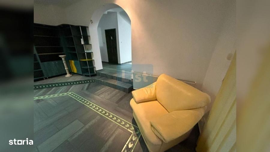 Casă cu 4 camere în Andrei Mureșanu