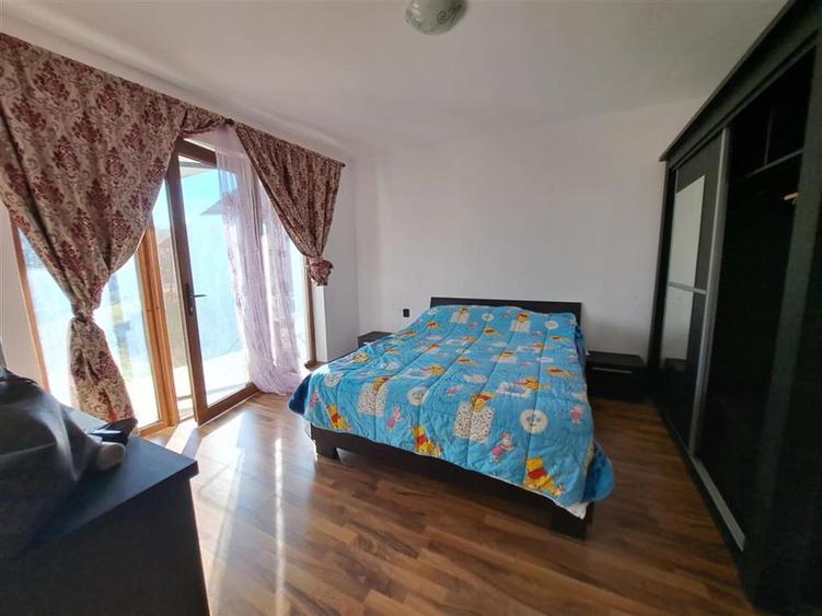 Casă individuală cu 6 camere cu Teren 1276 Mp în Lugașu de Sus