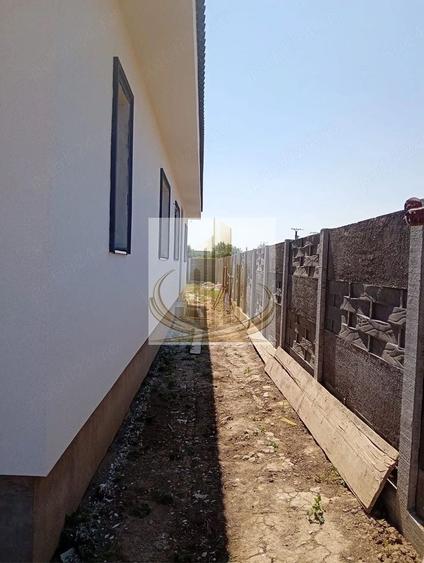 Casă individuală cu 4 camere cu Canalizare în Moșnița Nouă