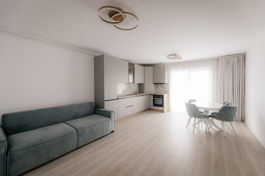 Apartament cu 3 camere decomandat în Valea Roșie