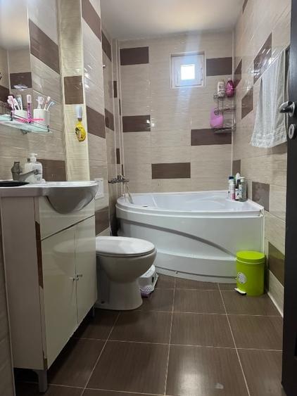 Apartament cu 3 camere decomandat, mobilat în Iosia