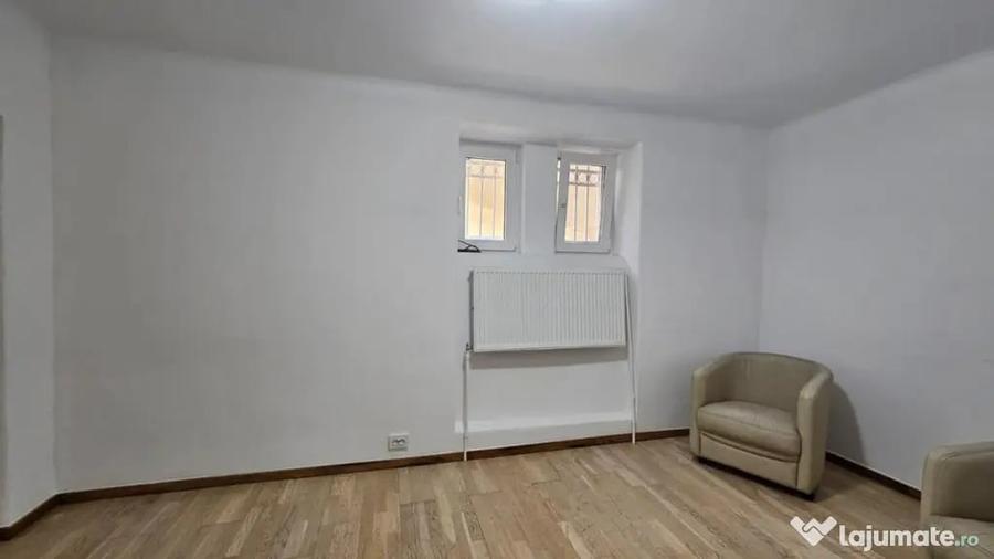 Apartament cu 4 camere decomandat în Aviatorilor