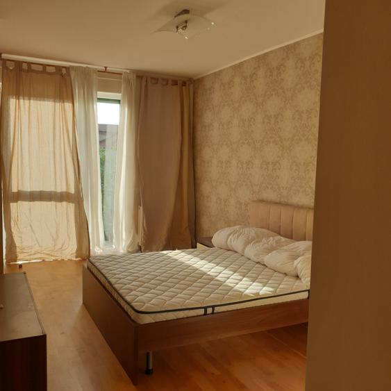 Apartament cu 3 camere decomandat în Sisești