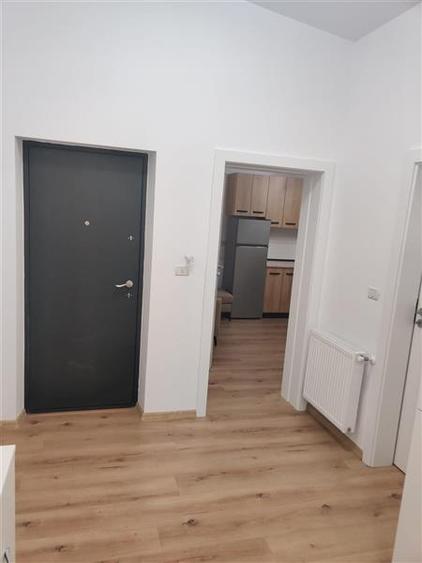 Apartament cu 3 camere decomandat, mobilat în Ipotești