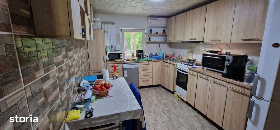 Casă cu 3 camere cu Teren 2100 Mp în Tuzla
