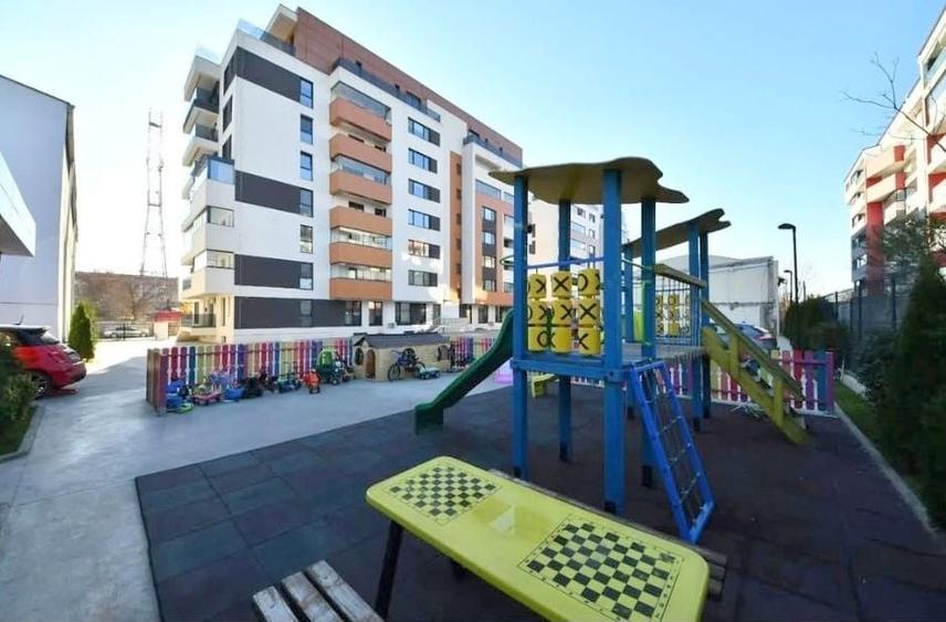 Apartament cu 2 camere semidecomandat, mobilat în Bd. Coșbuc
