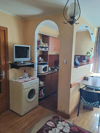 Inchiriez garsoniera in Oradea Str. Lapusului 13, parter - 8