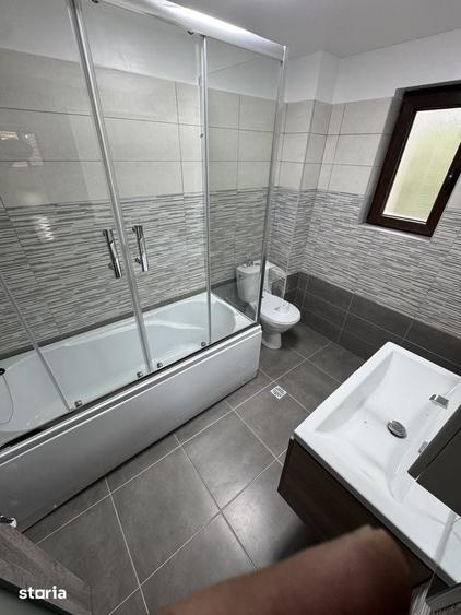 Casă cu 8 camere cu Teren 2800 Mp în Milcoiu