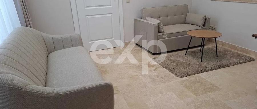 Apartament cu 2 camere semidecomandat, mobilat în Central