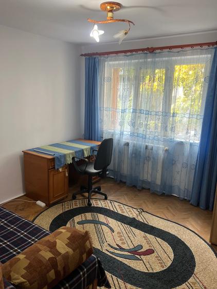 Apartament cu 2 camere decomandat în Petrișor