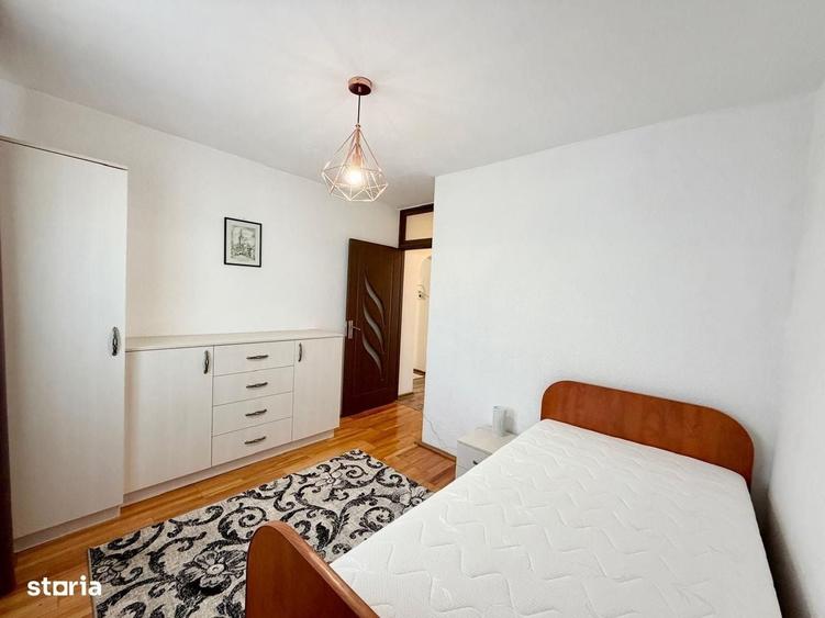 Apartament cu 4 camere decomandat în Central