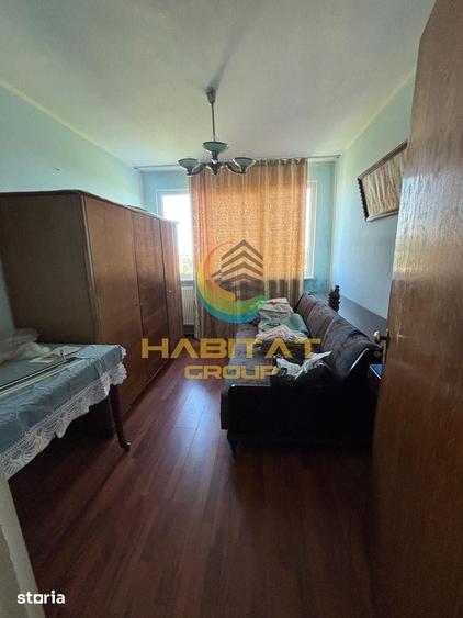 Apartament cu 3 camere semidecomandat în Berceni