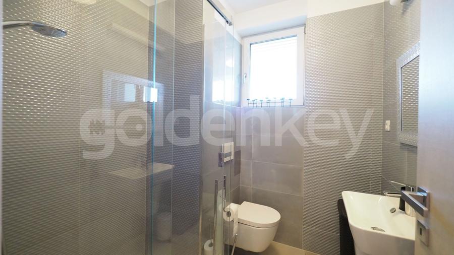 Apartament cu 3 camere decomandat, mobilat în Iancu Nicolae