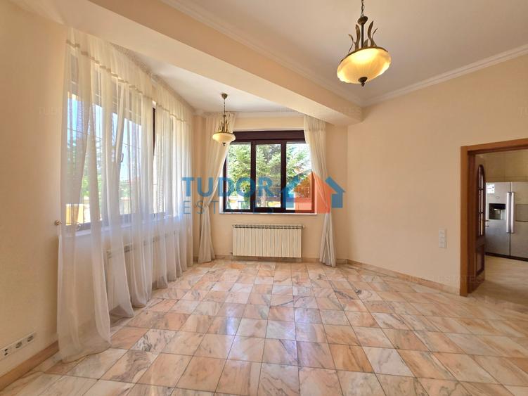 Casă individuală cu 11 camere cu Piscina în Pipera