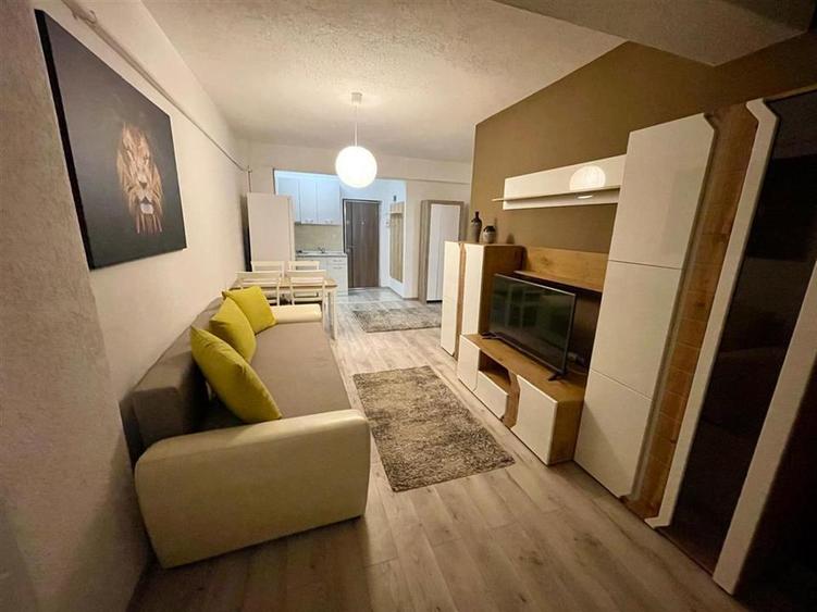 Apartament cu 2 camere semidecomandat, mobilat în Exterior Sud