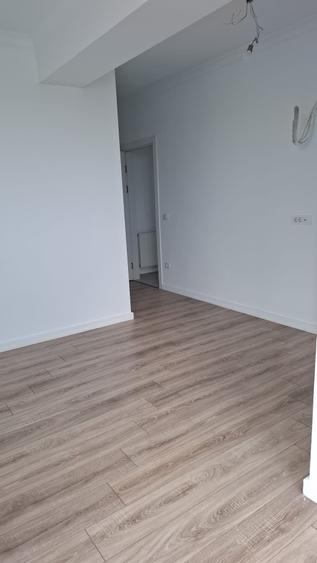 Institutul  de Marina- 3 camere decomandate, etaj 4 cu lift, - 2