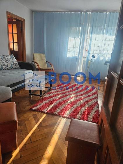 Apartament cu 3 camere în Traian