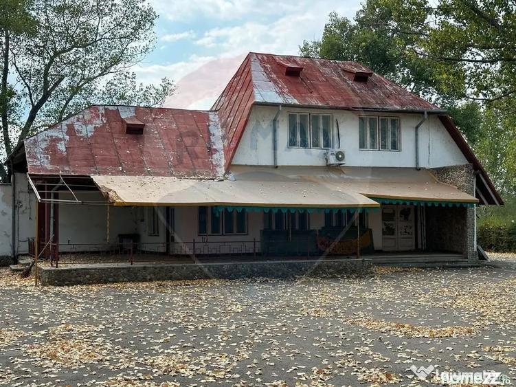 Spațiu comercial, de 1,700 mp, în Obrejița