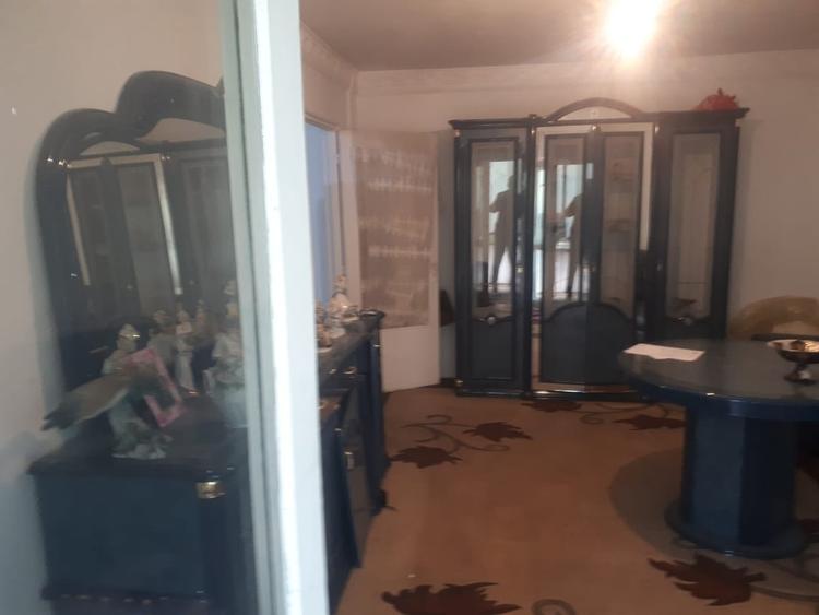 Apartament cu 4 camere decomandat în Baicului