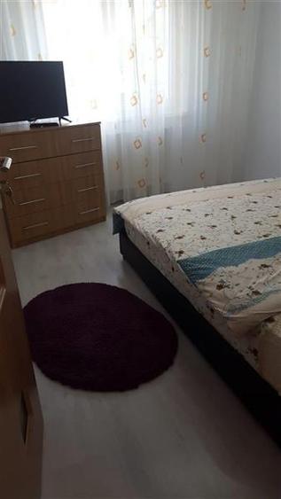 Apartament cu 3 camere decomandat, mobilat în Răcădău