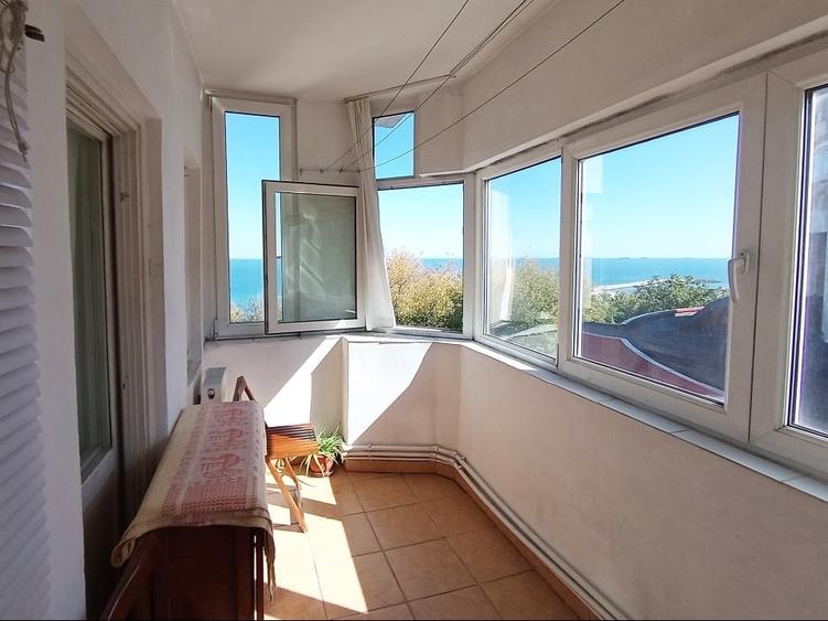 Apartament cu 4 camere decomandat, mobilat în Ultracentral