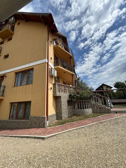 Casă cu 4 camere cu Teren 1300 Mp în Central