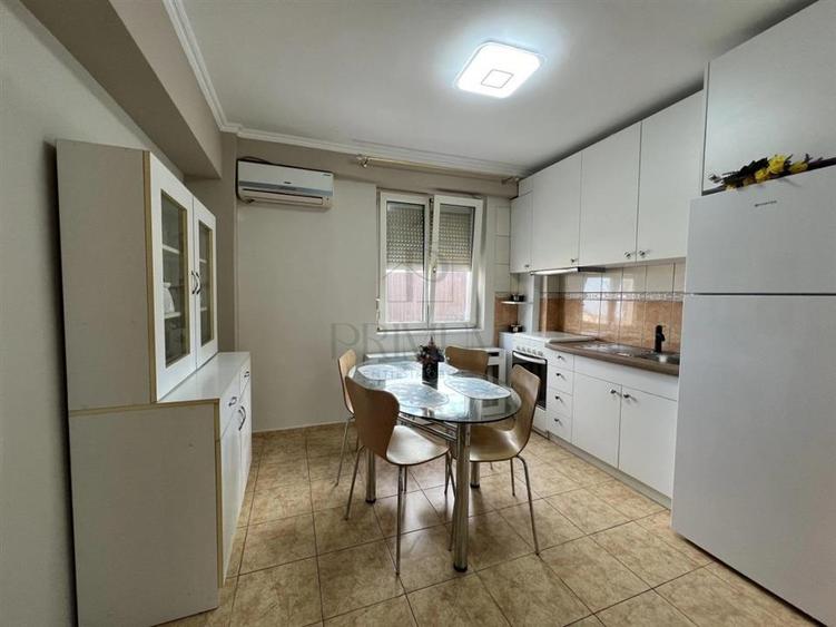Apartament cu 3 camere semidecomandat, mobilat în Aradului — fotografia 1