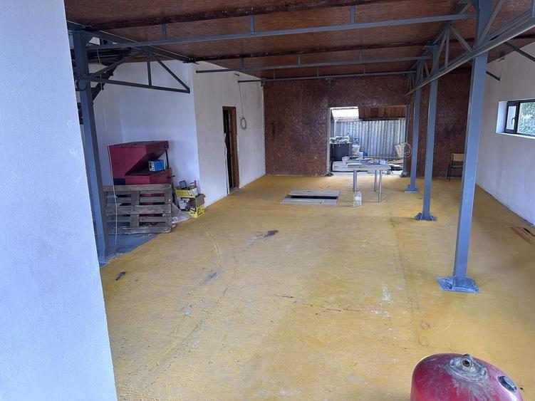 Spațiu comercial, de 1,000 mp, în Munteni