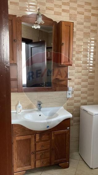Garsonieră decomandată, mobilată în Romană
