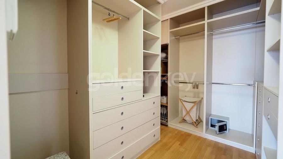 Apartament cu 4 camere semidecomandat, mobilat în Herăstrău