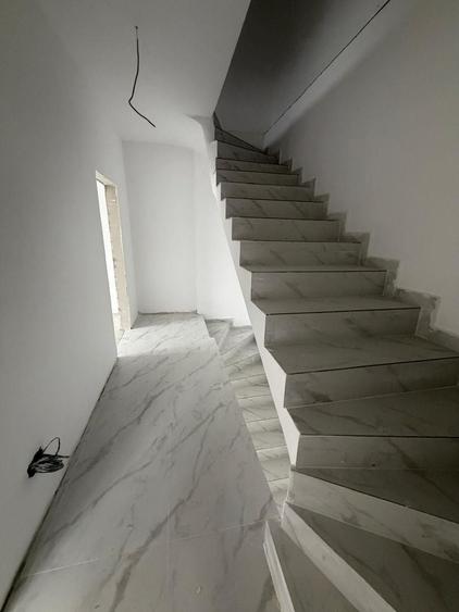 Duplex cu 3 camere cu Canalizare în Central