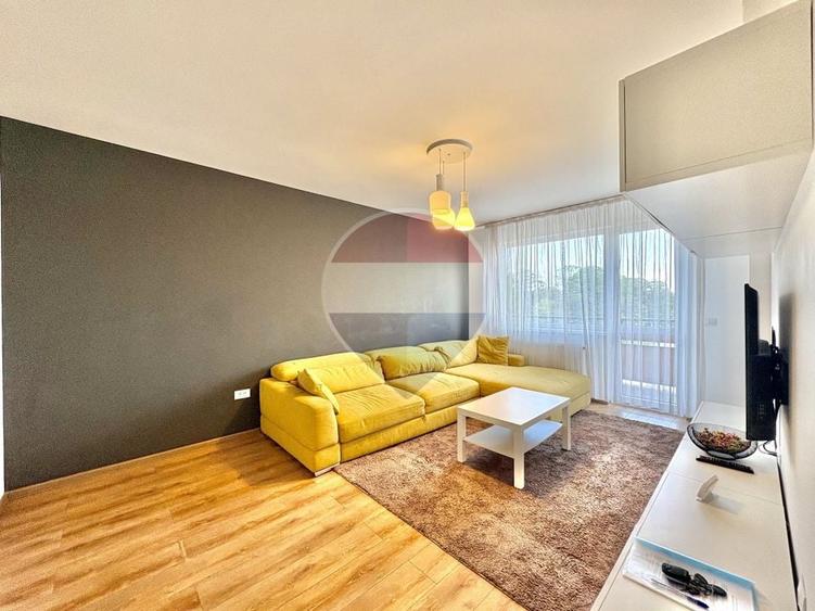 Apartament cu 2 camere decomandat, mobilat în Tractorul