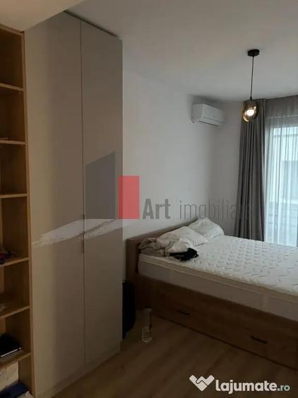 Casă cu 5 camere cu Teren 250 Mp în Central