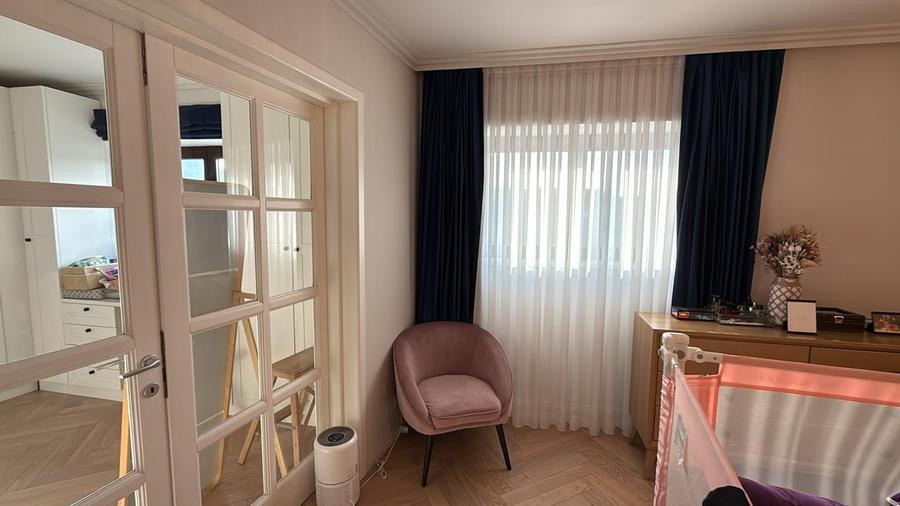 Apartament cu 4 camere semidecomandat în Cotroceni