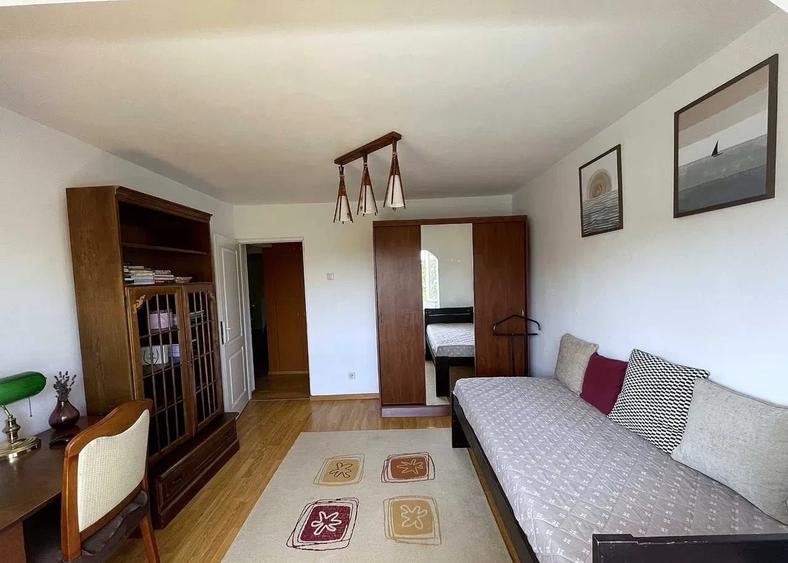 Apartament cu 4 camere decomandat, mobilat în Gheorgheni