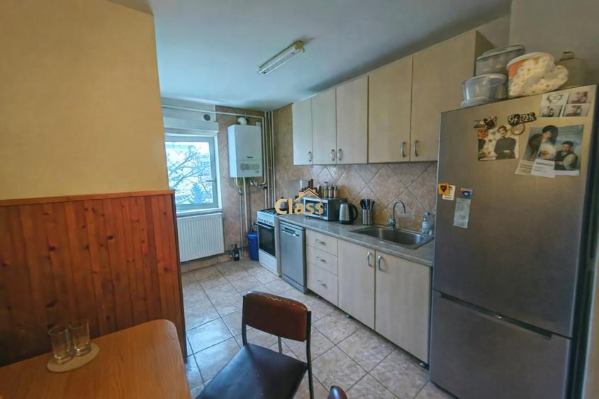 Apartament cu 4 camere decomandat, mobilat în Mărăști