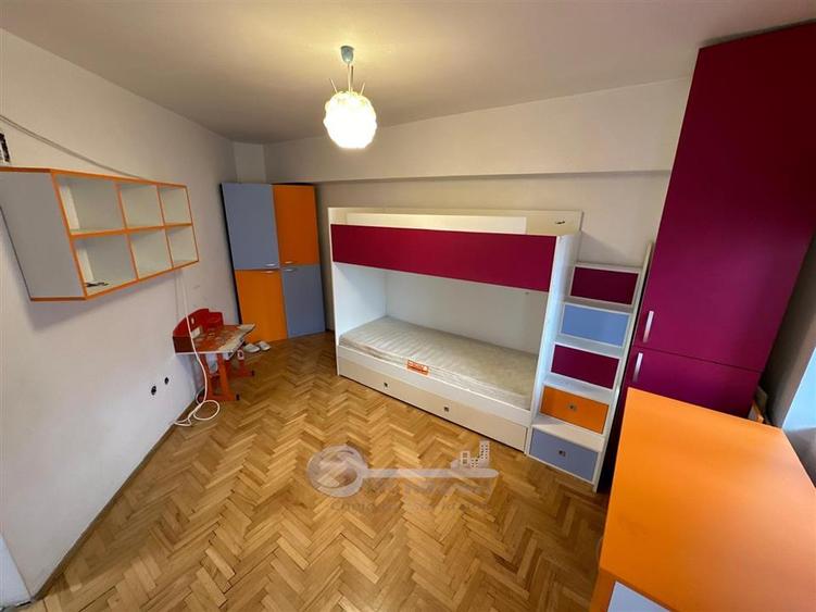 Apartament cu 3 camere decomandat în Dacia