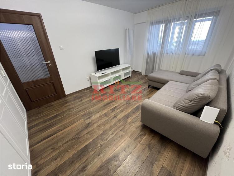 Apartament cu 3 camere decomandat în Crișan