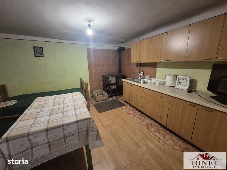 Casă cu 4 camere decomandat în Stremț
