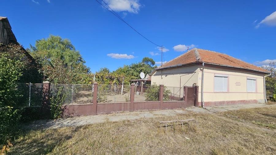 Casă cu 3 camere în Otvești