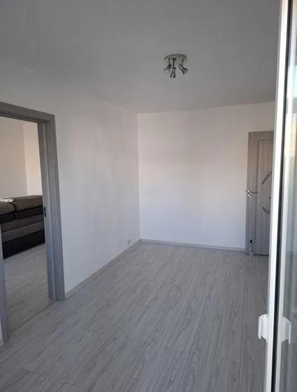 Apartament 3 camere, semidecomandat, zona TOMIS NORD - 2