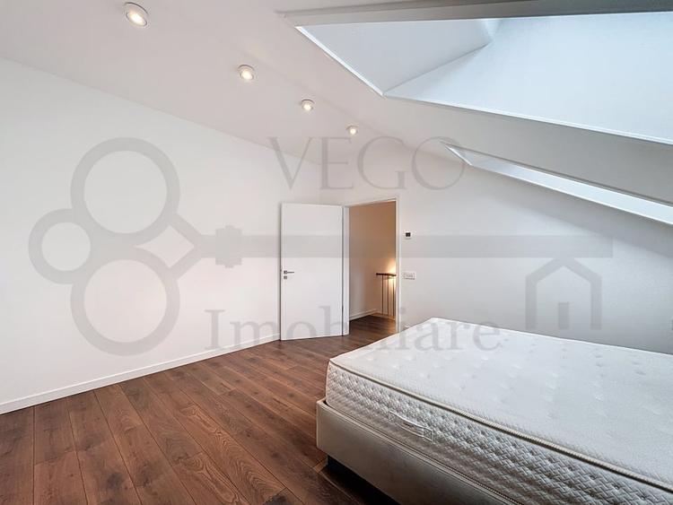 Apartament cu 3 camere semidecomandat, mobilat în Semicentral