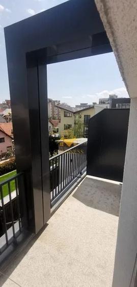 Apartament cu 3 camere nedecomandat, mobilat în Central