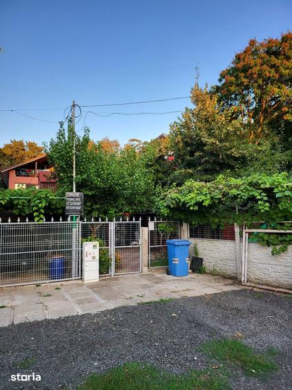 Casă cu 9 camere cu Teren 538 Mp în Central