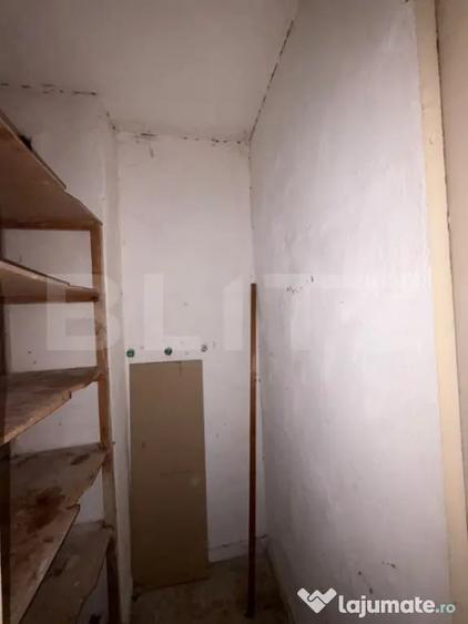 Apartament cu 3 camere semidecomandat în Dâmbu Pietros