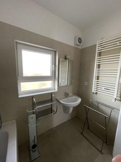 Apartament cu 2 camere decomandat, mobilat în Sud-Vest