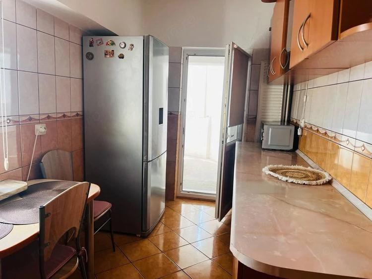 Apartament cu 3 camere decomandat în Ultracentral