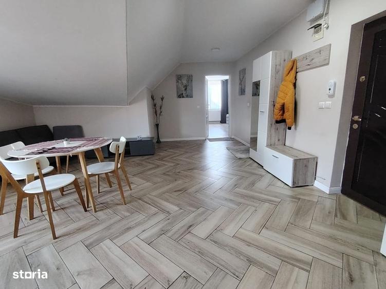 Apartament cu 3 camere semidecomandat în Florești