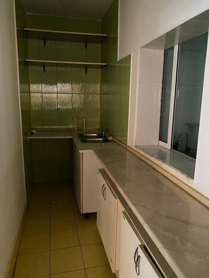 Spațiu comercial, de 120 mp, în Petros
