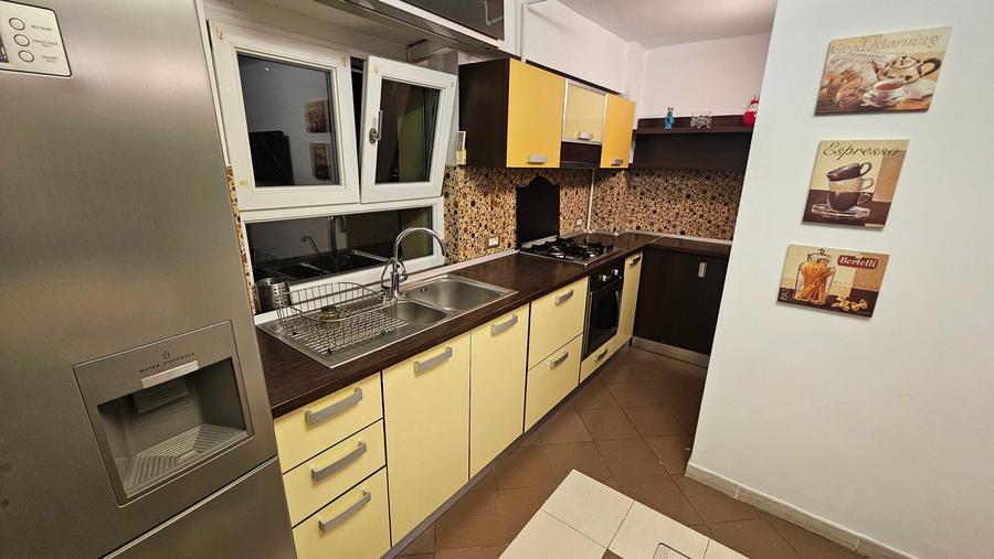 Apartament cu 3 camere decomandat în Calea Călărașilor